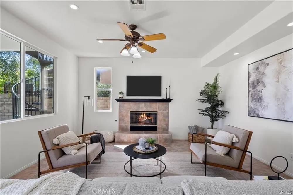 29052 Madrid Place Castaic, CA 91384