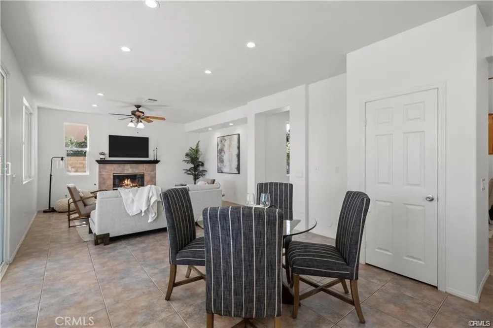 29052 Madrid Place Castaic, CA 91384
