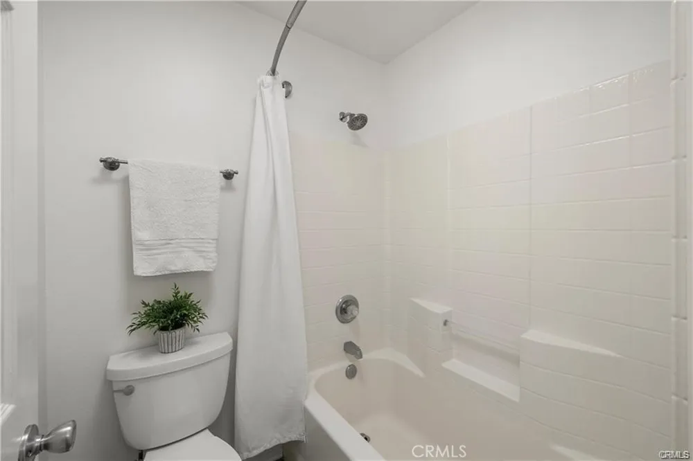 29052 Madrid Place Castaic, CA 91384