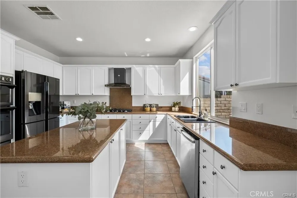 29052 Madrid Place Castaic, CA 91384