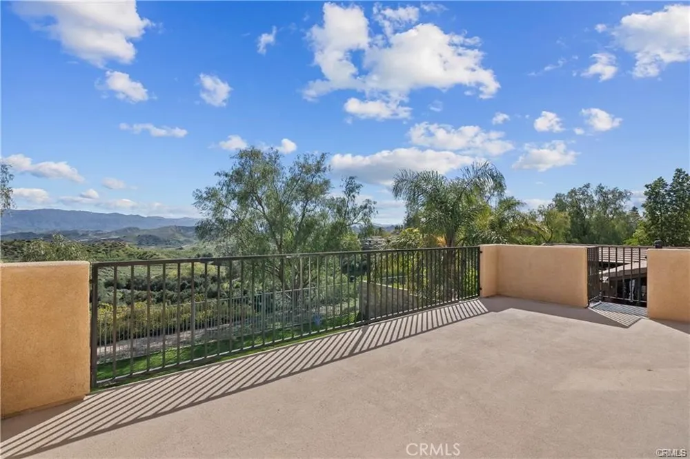 29052 Madrid Place Castaic, CA 91384