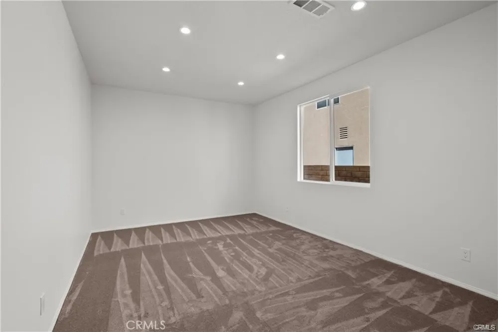 29052 Madrid Place Castaic, CA 91384