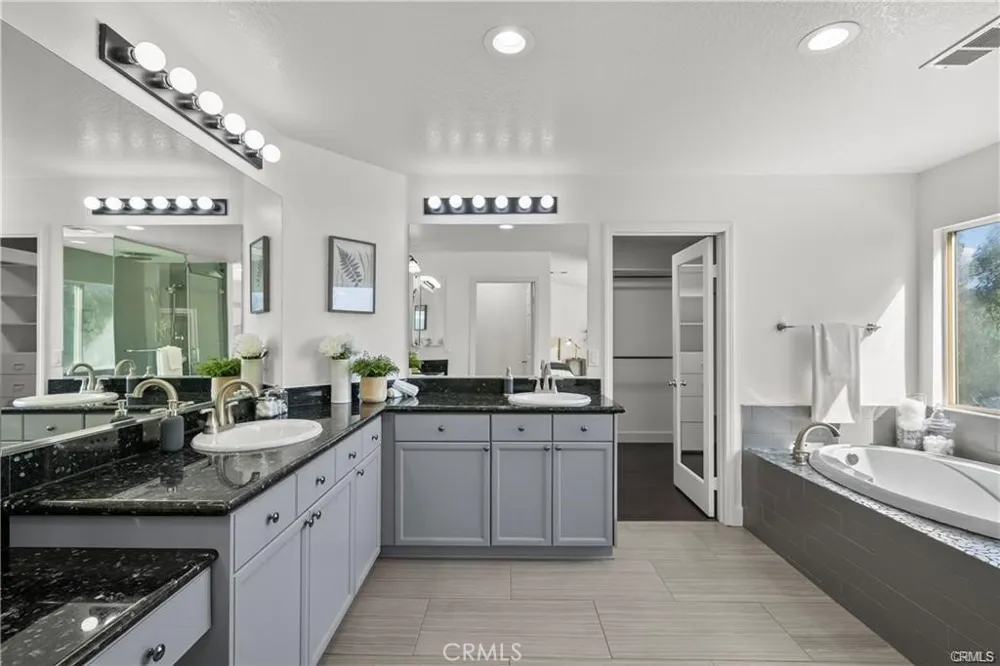 29052 Madrid Place Castaic, CA 91384