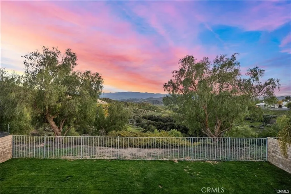 29052 Madrid Place Castaic, CA 91384