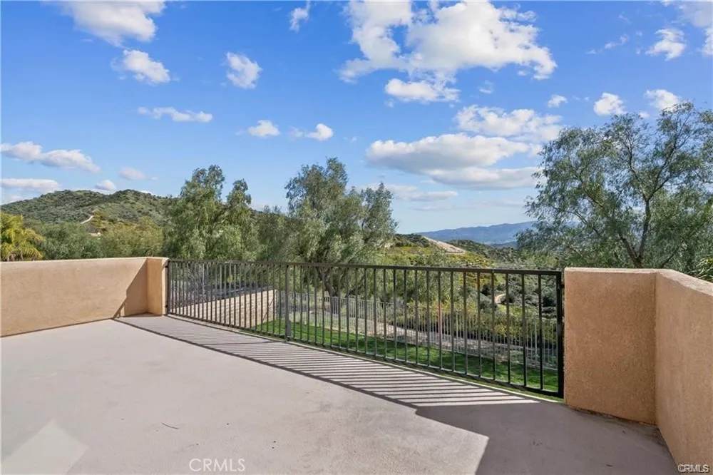 29052 Madrid Place Castaic, CA 91384