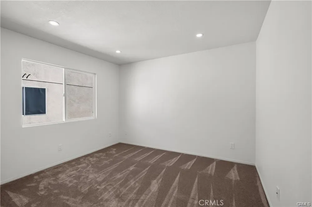 29052 Madrid Place Castaic, CA 91384