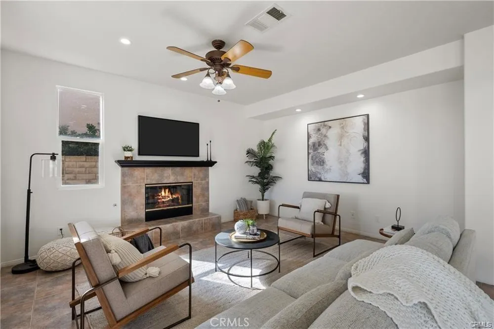 29052 Madrid Place Castaic, CA 91384