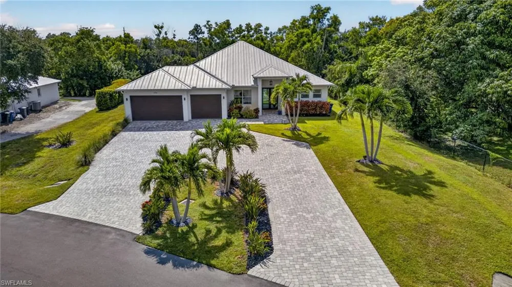 27150 Rue De Paix Bonita Springs, FL 34135