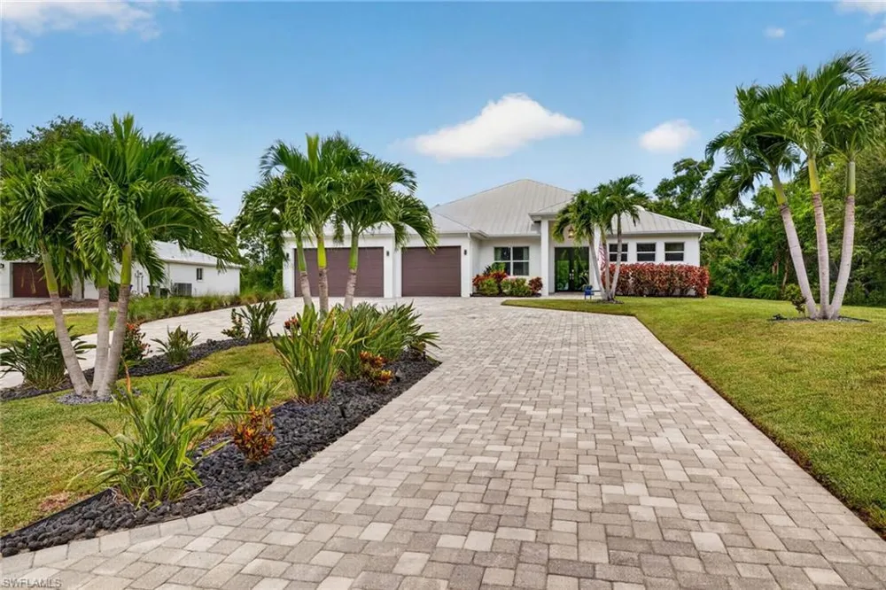 27150 Rue De Paix Bonita Springs, FL 34135