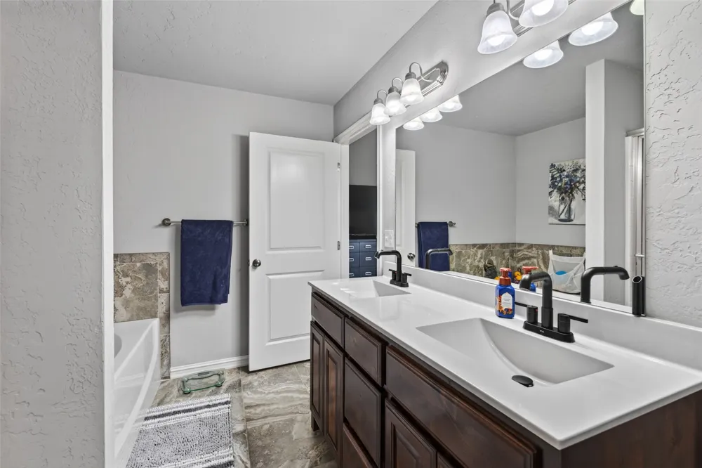 13399 E 134th Street Collinsville, OK 74021
