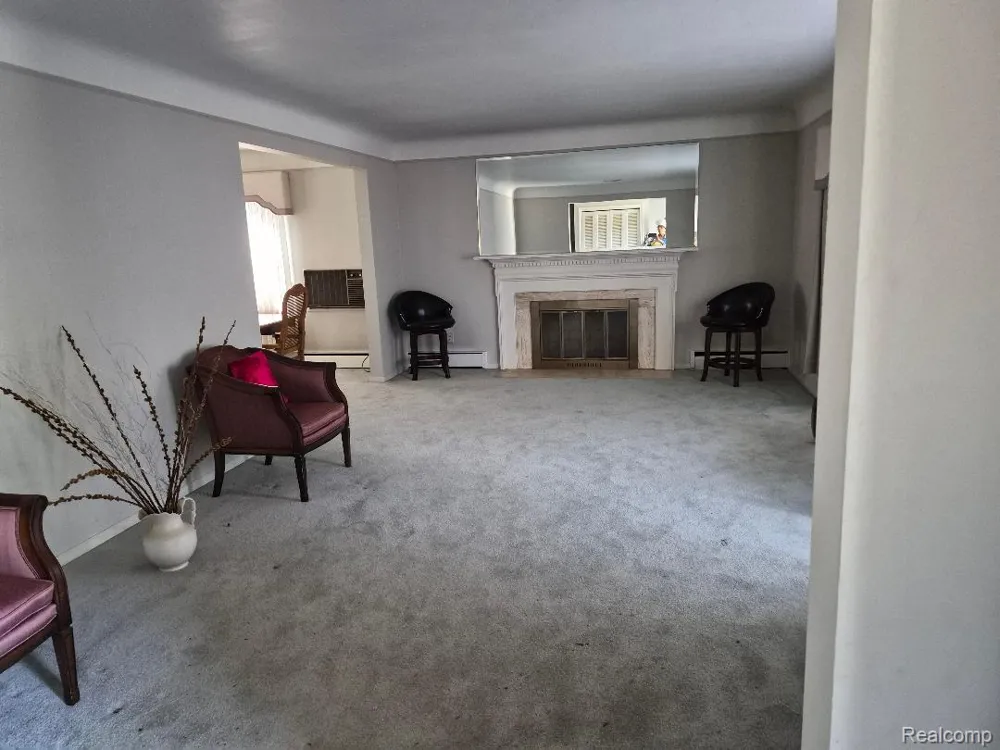25102 Friar Lane Southfield City, MI 48033
