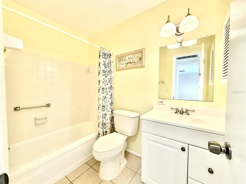 6105 CORAL WAY Bradenton, FL 34207
