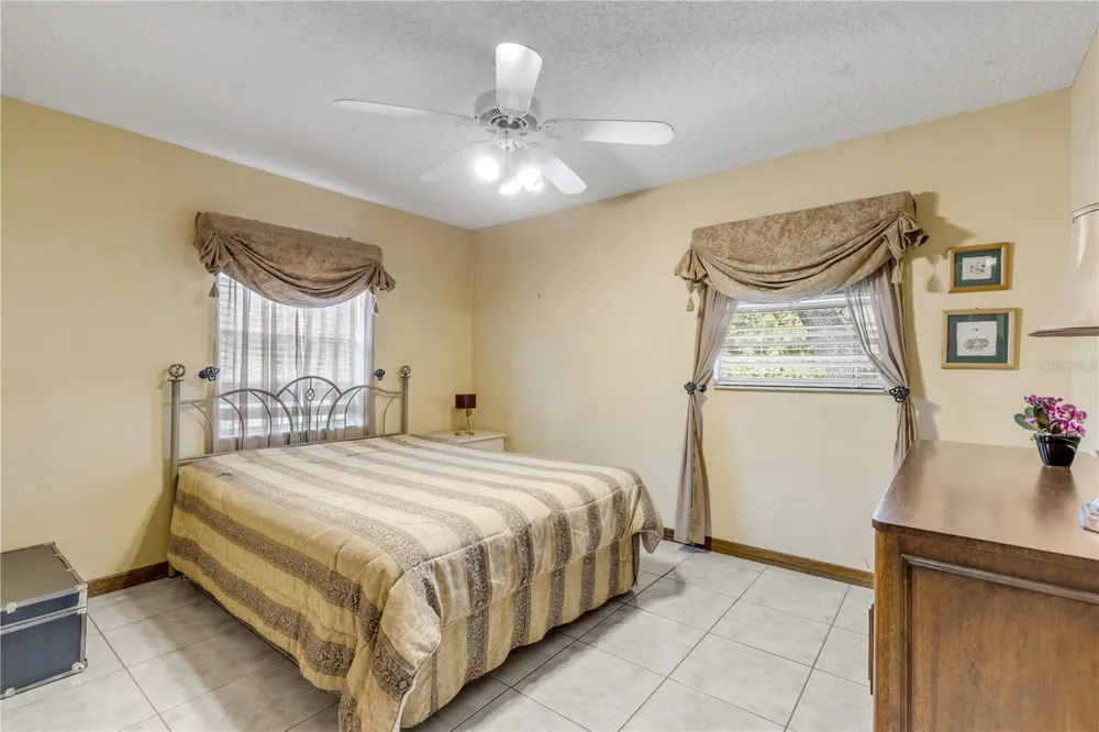 802 SYLVIA DRIVE Deltona, FL 32725