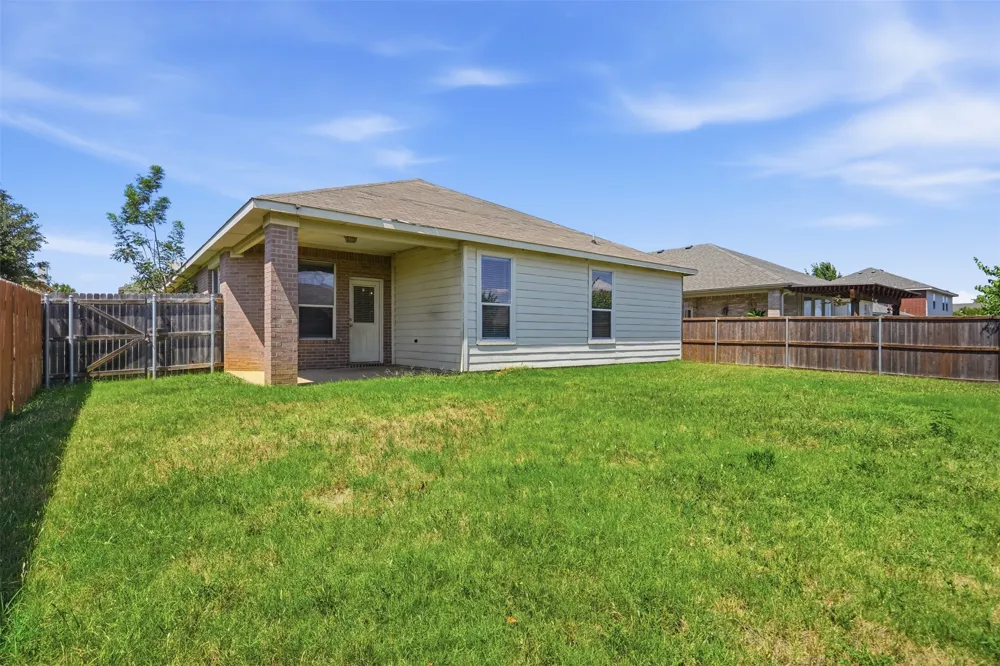 1113 Beaverwood Lane Crowley, TX 76036