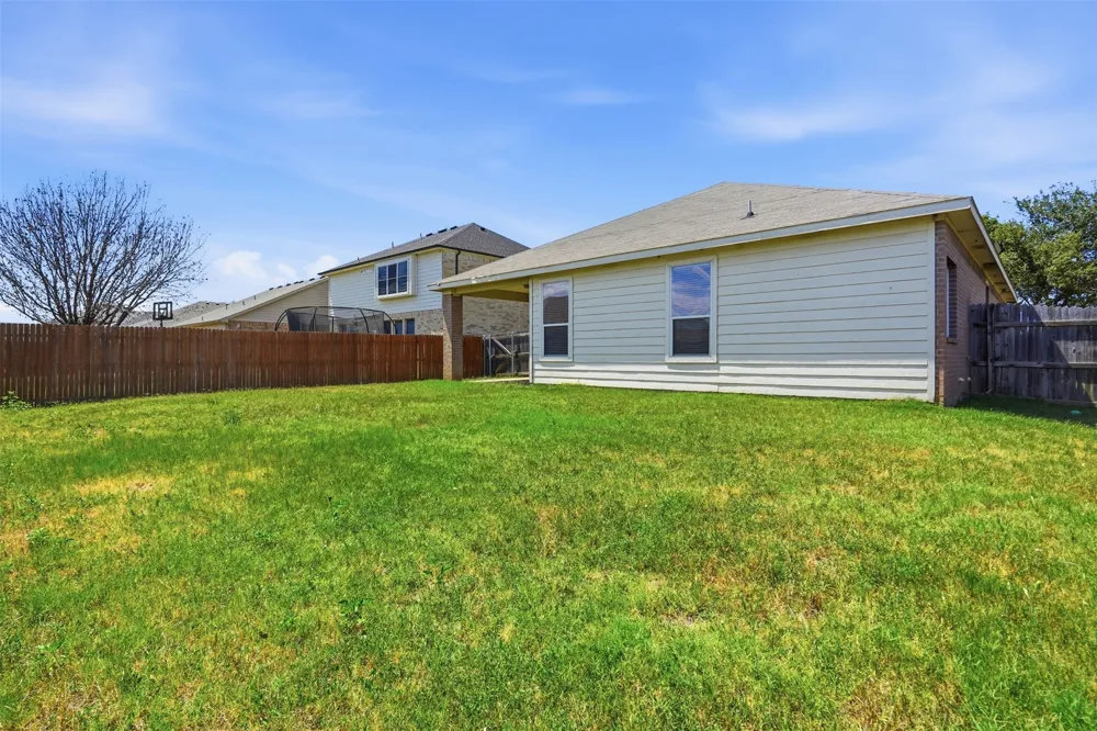 1113 Beaverwood Lane Crowley, TX 76036