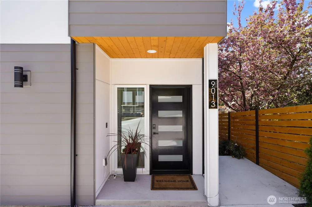 9013 14th Avenue SW Seattle, WA 98106