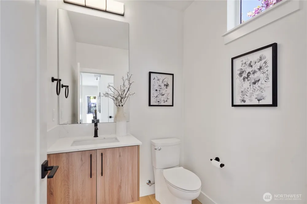9013 14th Avenue SW Seattle, WA 98106