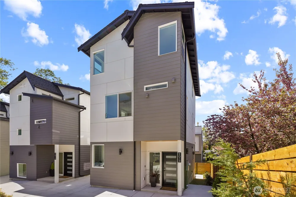 9013 14th Avenue SW Seattle, WA 98106