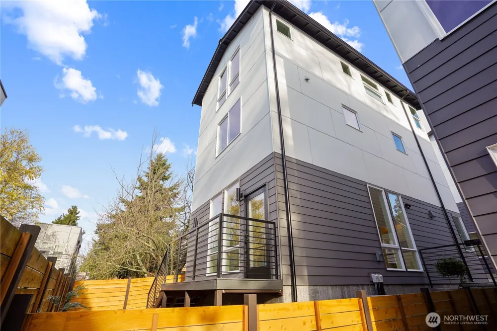 9013 14th Avenue SW Seattle, WA 98106