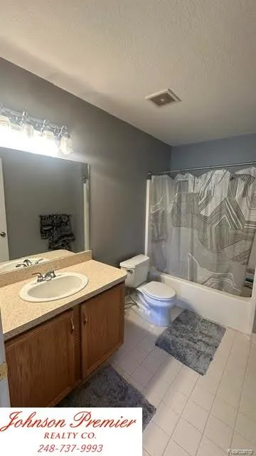 32400 Gateway Drive #3 Romulus City, MI 48174