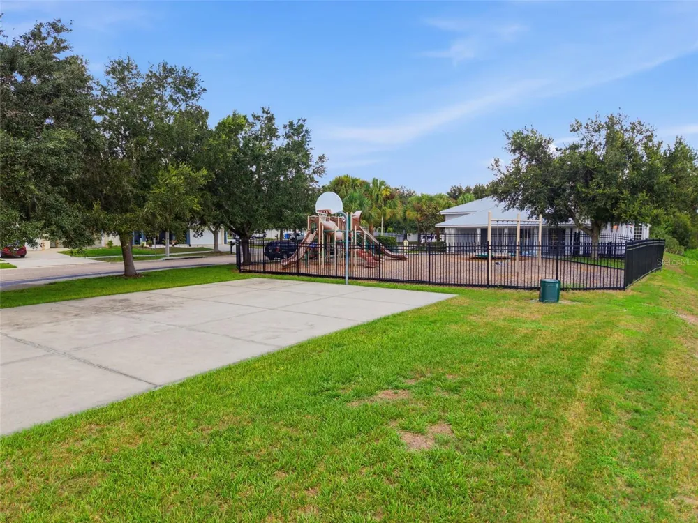 15544 FLORIDA BREEZE LOOP Wimauma, FL 33598