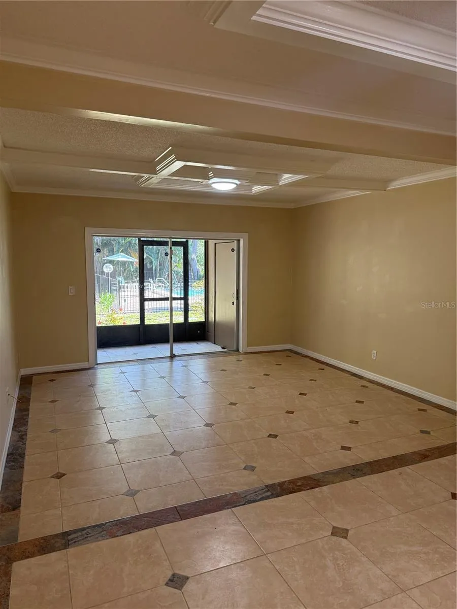7509 PITCH PINE CIRCLE #121 Tampa, FL 33617