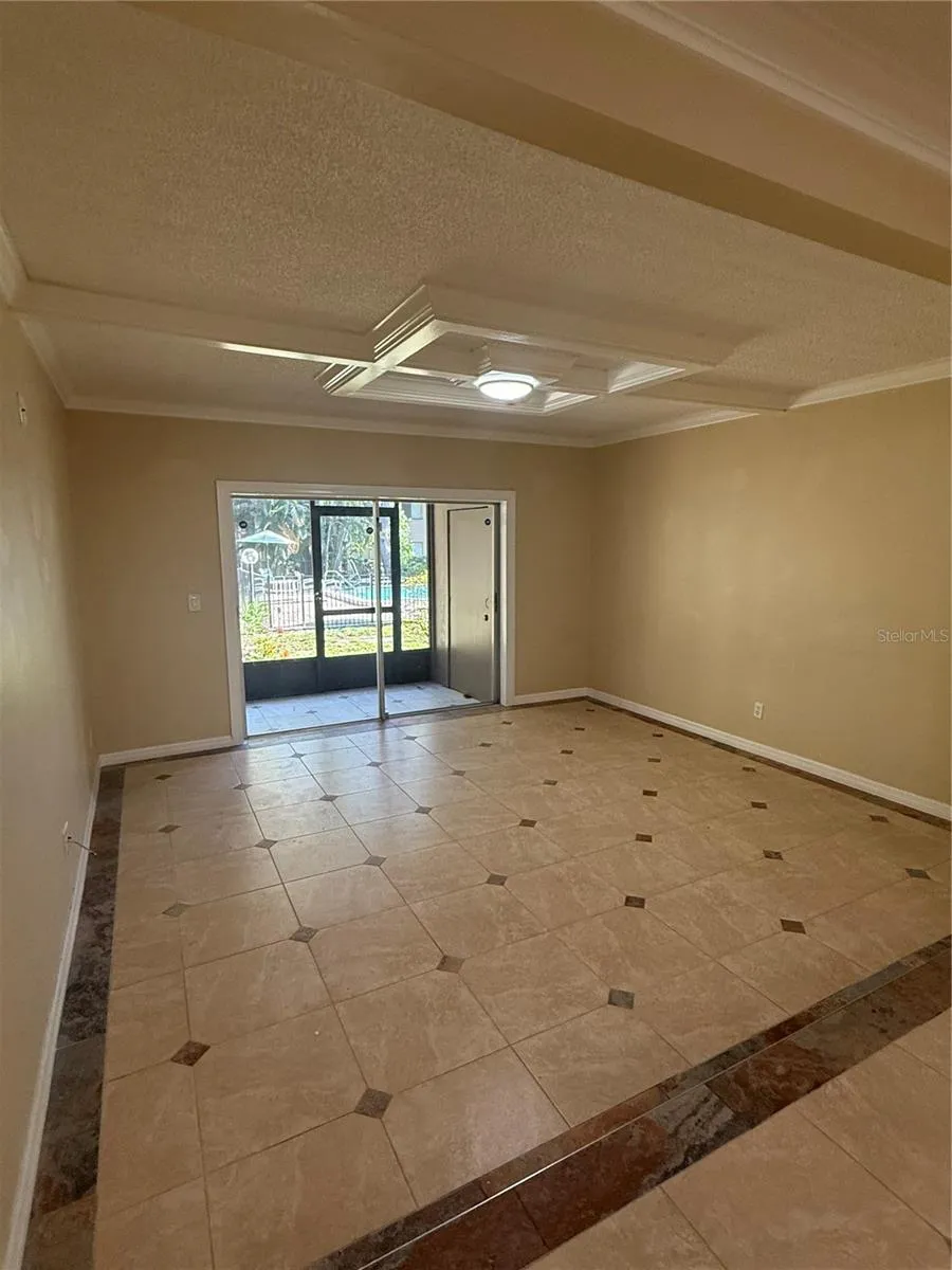 7509 PITCH PINE CIRCLE #121 Tampa, FL 33617