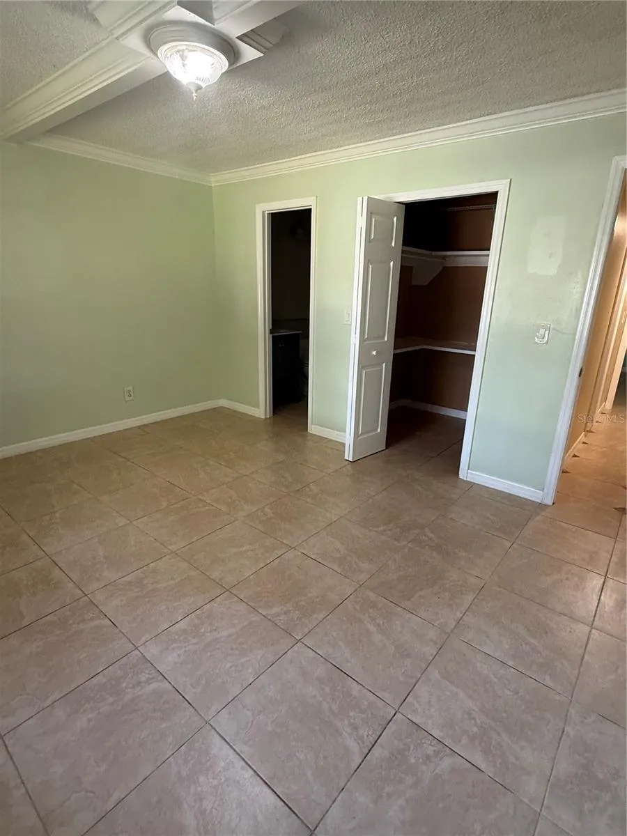 7509 PITCH PINE CIRCLE #121 Tampa, FL 33617