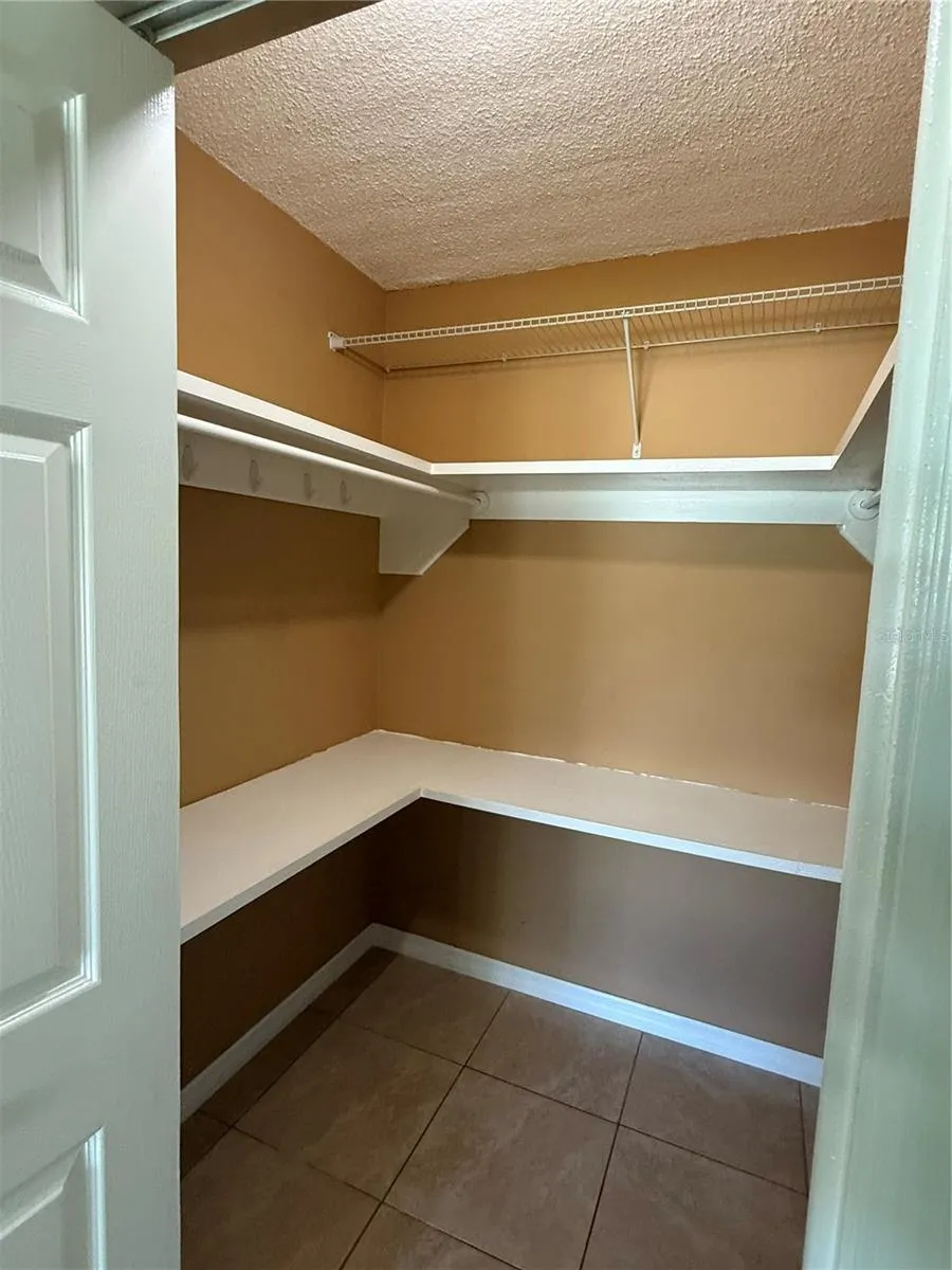 7509 PITCH PINE CIRCLE #121 Tampa, FL 33617