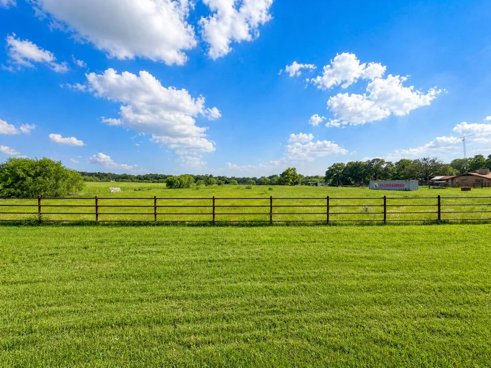 1076 FM 2095 Cameron, TX 76520