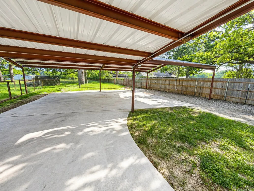 1076 FM 2095 Cameron, TX 76520