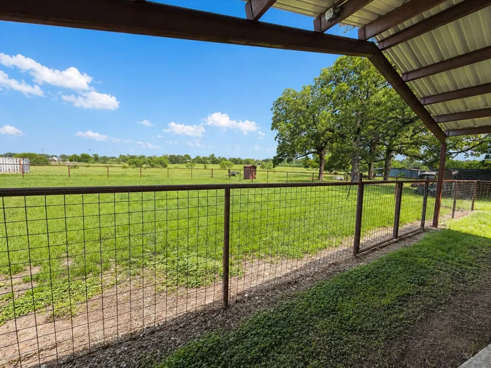 1076 FM 2095 Cameron, TX 76520