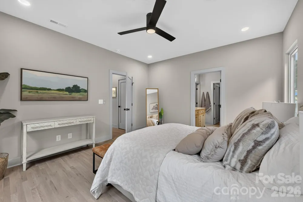 5151 Grafton Drive Charlotte, NC 28215