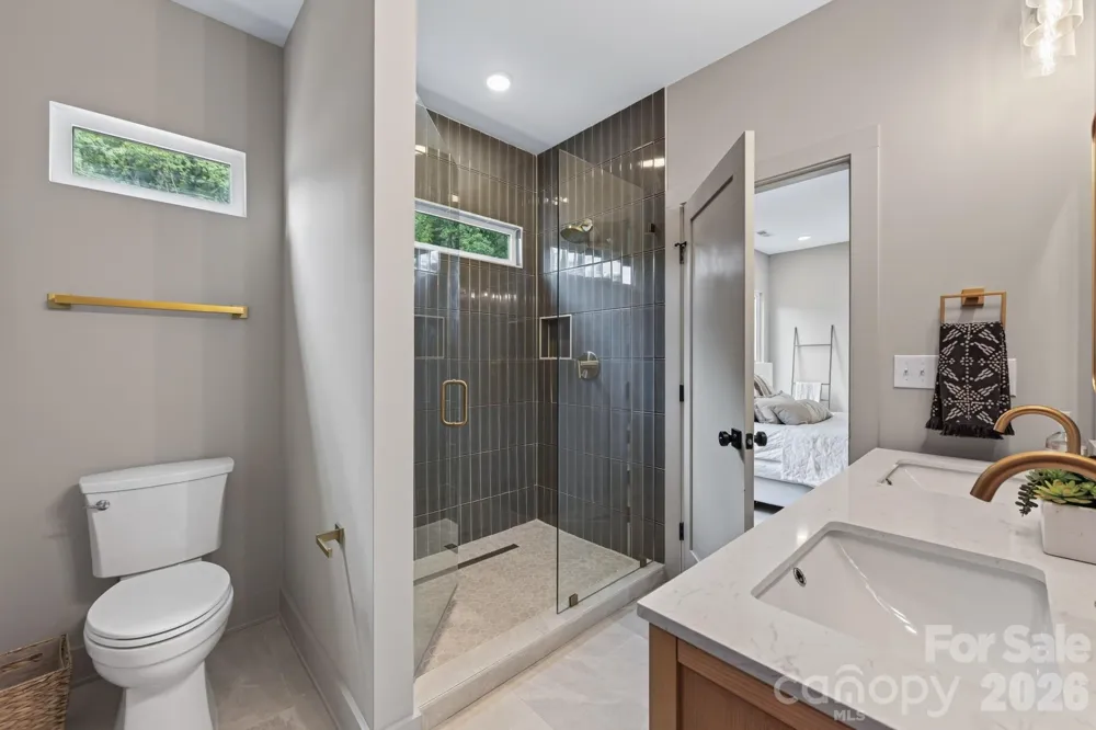 5151 Grafton Drive Charlotte, NC 28215