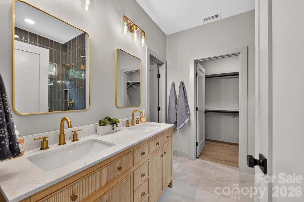 5151 Grafton Drive Charlotte, NC 28215