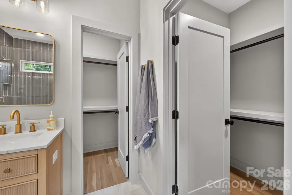 5151 Grafton Drive Charlotte, NC 28215