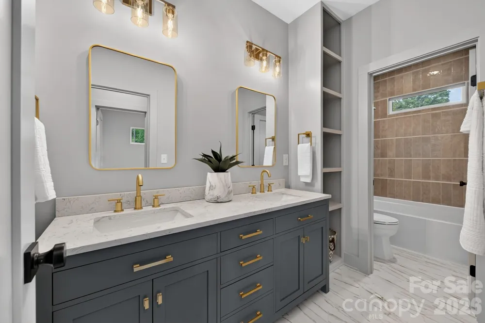 5151 Grafton Drive Charlotte, NC 28215