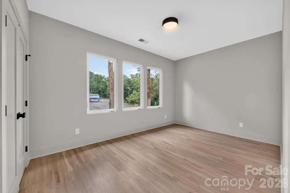 5151 Grafton Drive Charlotte, NC 28215