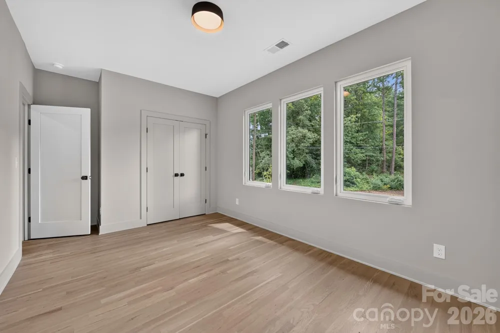 5151 Grafton Drive Charlotte, NC 28215