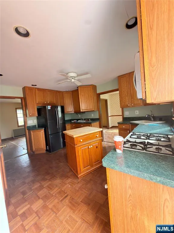 89 Circle Drive Paramus, NJ 07652
