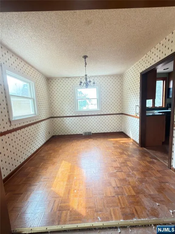 89 Circle Drive Paramus, NJ 07652