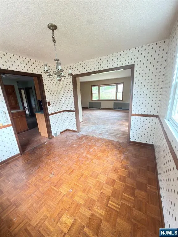 89 Circle Drive Paramus, NJ 07652