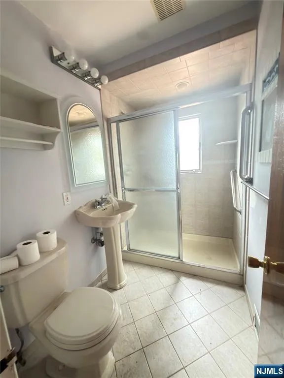 89 Circle Drive Paramus, NJ 07652