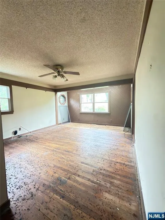 89 Circle Drive Paramus, NJ 07652