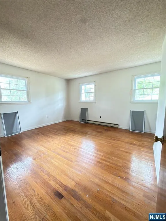 89 Circle Drive Paramus, NJ 07652