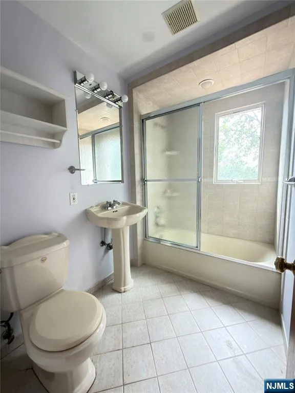 89 Circle Drive Paramus, NJ 07652