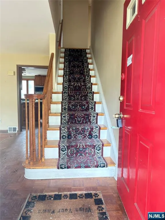 89 Circle Drive Paramus, NJ 07652