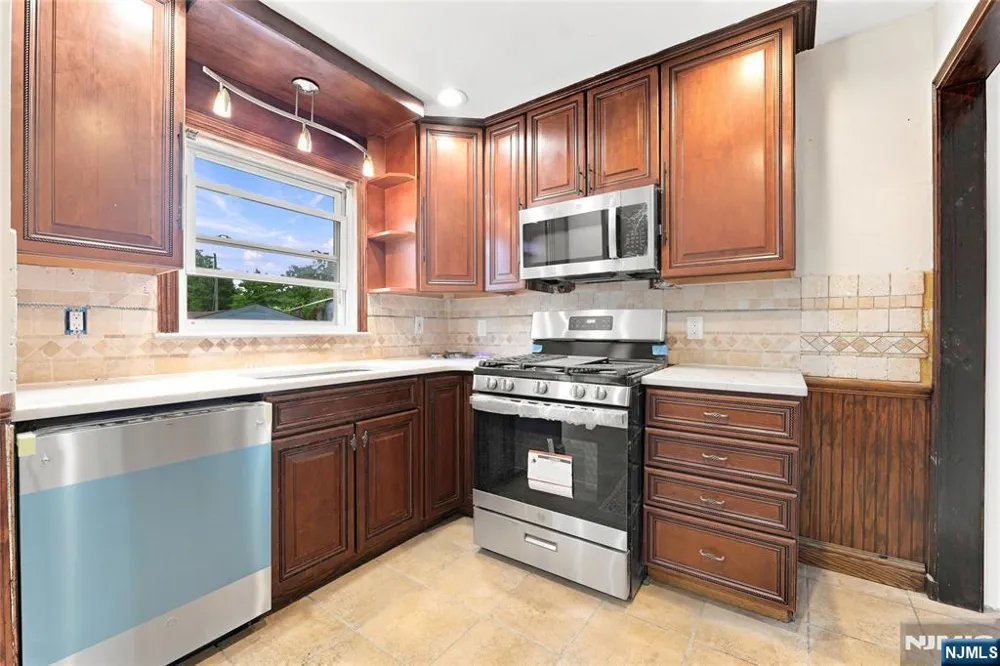 683-685 Mill Belleville, NJ 07109