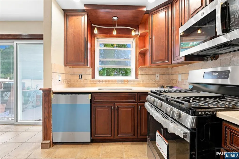 683-685 Mill Belleville, NJ 07109