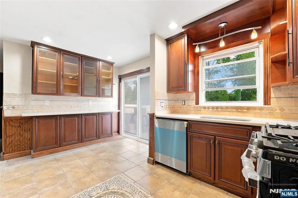 683-685 Mill Belleville, NJ 07109